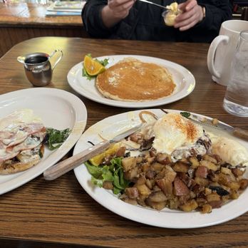 PJ & CO RESTAURANT & SALOON - Updated December 2024 - 785 Photos & 694 ...