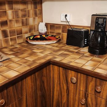 Vrbo - Kitchen where roaches scattered to coffee maker and toaster - Vacation Rentals Near Me - Wareham, Massachusetts Vrbo - Kitchen where roaches scattered to coffee maker and toaster - Vacation Rentals Near Me - Wareham, Massachusetts