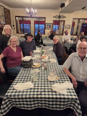 Ann & Tony's by null