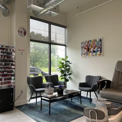Posh & Polished - Waiting area