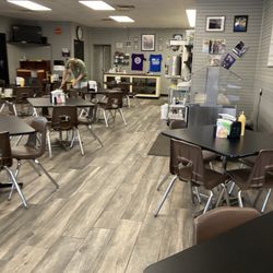 Wes’s Burger Shack - Main seating and salad bar