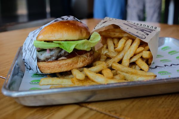 CaliKid Burgers 'n Shakes by null