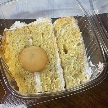 Backwoodz - Banana Pudding Cake - Barbeque Near Me - Sandston, Virginia Backwoodz - Banana Pudding Cake - Barbeque Near Me - Sandston, Virginia