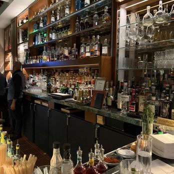 Daniel’s - The bar - Steakhouses Near Me - Coral Gables, Florida
