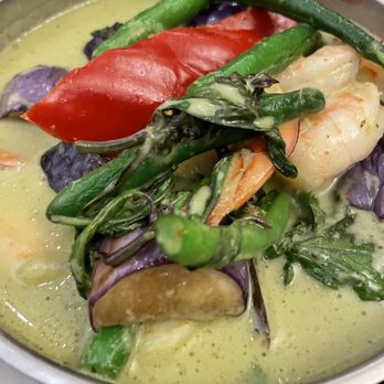 Daisy Mint - Green curry with shrimp - Thai Near Me - Pasadena, California