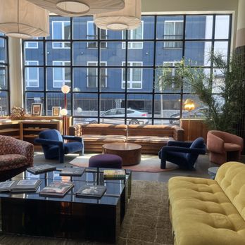 Waymores - Lounge - Hotels Near Me - Nashville, Tennessee