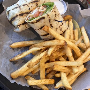 Henry's Restaurant & Bar - American Near Me - Columbia, South Carolina