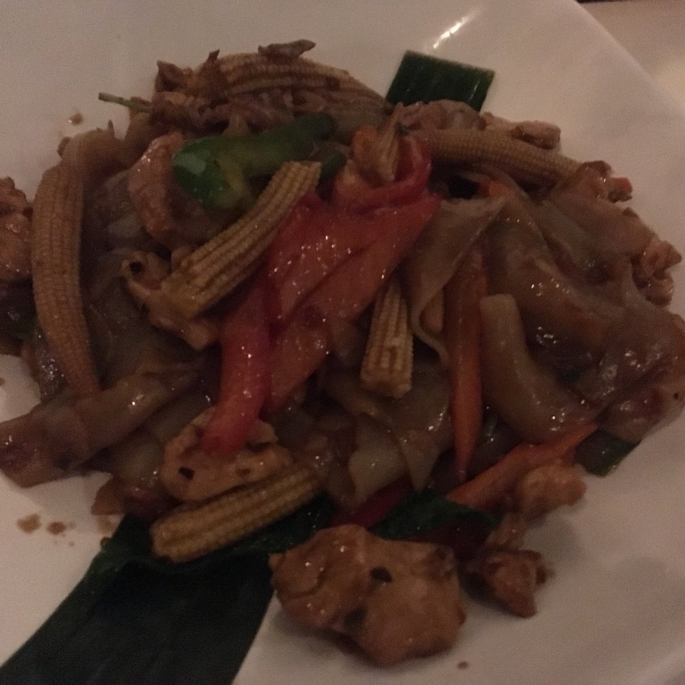 Silom 12 - Chicken drunken noodles with medium spice level - Thai Near Me - Chicago, Illinois Silom 12 - Chicken drunken noodles with medium spice level - Thai Near Me - Chicago, Illinois