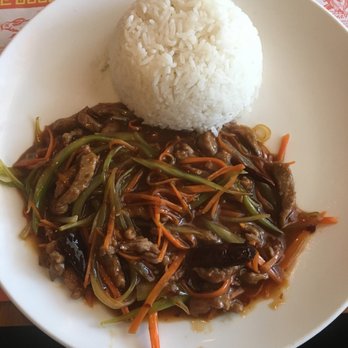 Da Shin Bistro - Uncle C C Rainbow Beef. Have no idea who uncle is but the rainbow beef is fabulous - Chinese Near Me - Media, Pennsylvania Da Shin Bistro - Uncle C C Rainbow Beef. Have no idea who uncle is but the rainbow beef is fabulous - Chinese Near Me - Media, Pennsylvania