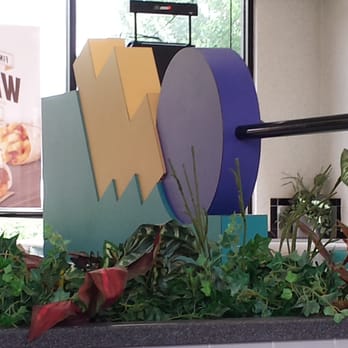 Taco Bell - Late 80s, early 90s decore. How hipster! - Fast Food Near Me - Lathrop, California Taco Bell - Late 80s, early 90s decore. How hipster! - Fast Food Near Me - Lathrop, California