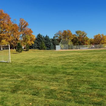 Peak View Park - Large grassy sports fields - Parks Near Me - Englewood, Colorado Peak View Park - Large grassy sports fields - Parks Near Me - Englewood, Colorado