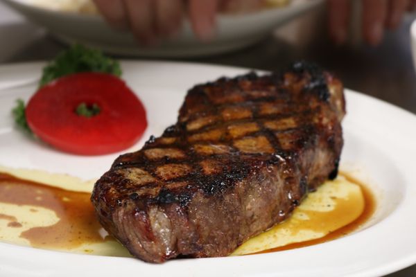 THE WONDER BAR STEAKHOUSE by null