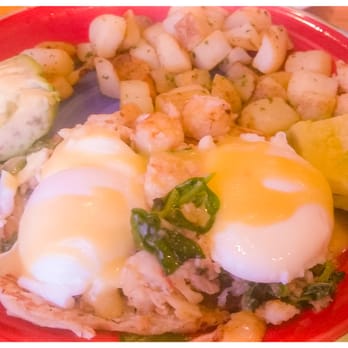Brunchies - Lobster Benedict with avocado on side - asked to sub hash browns for avocado, but still got it. - Breakfast & Brunch Near Me - Tampa, Florida