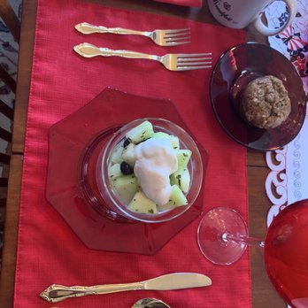 Hallauer House Bed & Breakfast - 1st course for breakfast - Hotels Near Me - Oberlin, Ohio