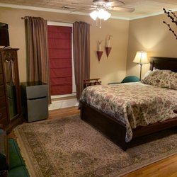 Estillville Bed & Breakfast - Robert Douglas