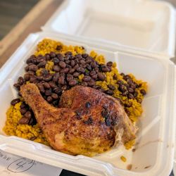 El Pollo Colorao Puerto Rican Eatery - 1/4 Chicken meal