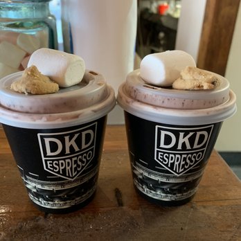 Fat Dog - Hot chocolate with marshmallow and cookie! - Cafes Near Me - Rotorua, BOP