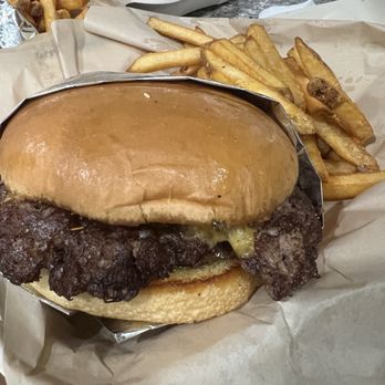 Silver Rush Grill - Smash burger - Food Trucks Near Me Silver Rush Grill - Smash burger - Food Trucks Near Me