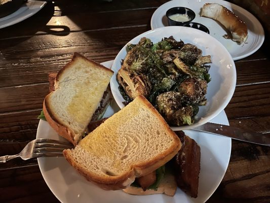 The Public House by null