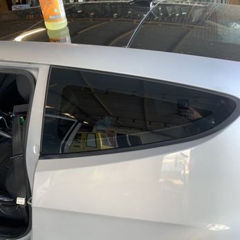 Low Price Auto Glass - Auto Glass Services Near Me - Bloomington, California