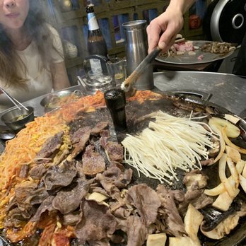 Honey Pig - Mushrooms, kimchi, beef tips, cow tongue, marinated bean sprouts, YUMMY YUM - Korean Near Me - Duluth, Georgia