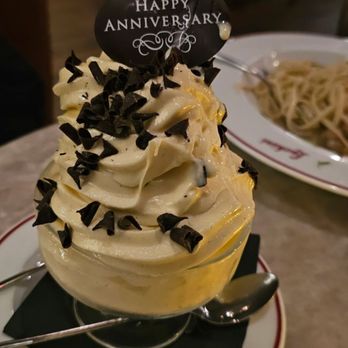 Luchini Italian Restaurant - Vanilla Gelato - Italian Near Me - Las Vegas, Nevada