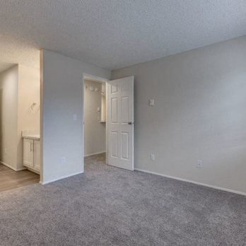 Serra Vista Apartment Homes - Living Area - Apartments Near Me - Lynnwood, Washington Serra Vista Apartment Homes - Living Area - Apartments Near Me - Lynnwood, Washington