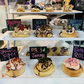 Cinnaholic - Cinnaholic in Corona! OMG just go and check it out if you have a sweet tooth. - Desserts Near Me - Corona, California