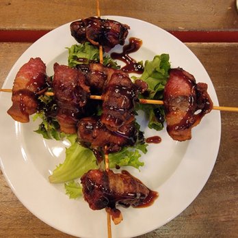 Salute - a plate of meat skewers with lettuce - Pubs Near Me - Pittsburgh, Pennsylvania Salute - a plate of meat skewers with lettuce - Pubs Near Me - Pittsburgh, Pennsylvania