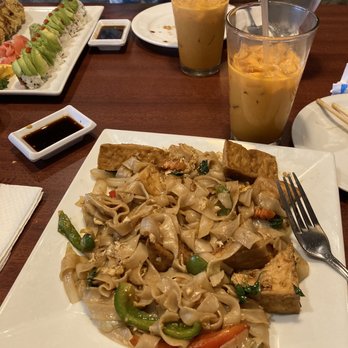 Bangkok Sushi - Pad Kee Mao with tofu and and Thai tea. - Sushi Bars Near Me - Lutz, Florida Bangkok Sushi - Pad Kee Mao with tofu and and Thai tea. - Sushi Bars Near Me - Lutz, Florida