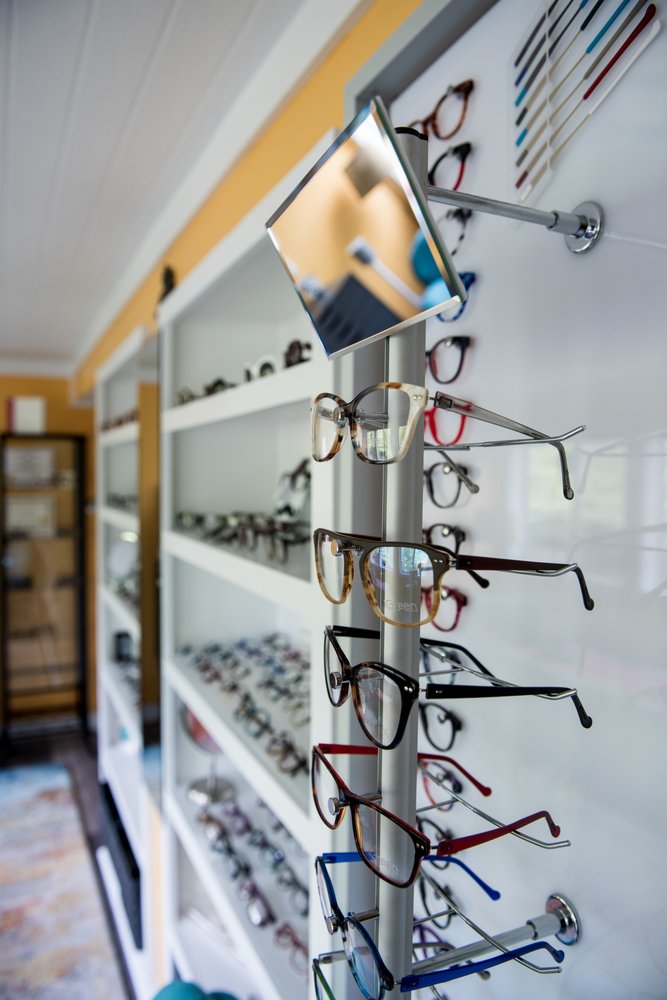 THE EYEGLASS LADY Updated June 2024 411 Tomahawk Ave, Black