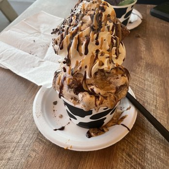 The Yard Milkshake Bar - This is their smallest milkshake. - Desserts Near Me - The Colony, Texas The Yard Milkshake Bar - This is their smallest milkshake. - Desserts Near Me - The Colony, Texas