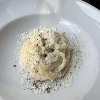 Grappolo d'Oro - Cacio e pepe - Roman Near Me - Rome, RM Grappolo d'Oro - Cacio e pepe - Roman Near Me - Rome, RM