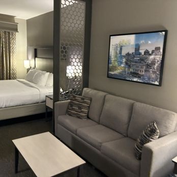 Best Western Plus Executive Residency Jackson Northeast - Hotel room - Hotels Near Me - Jackson, Tennessee