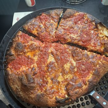 BURGH’S PIZZA & WING PUB - Updated November 2024 - 171 Photos & 275