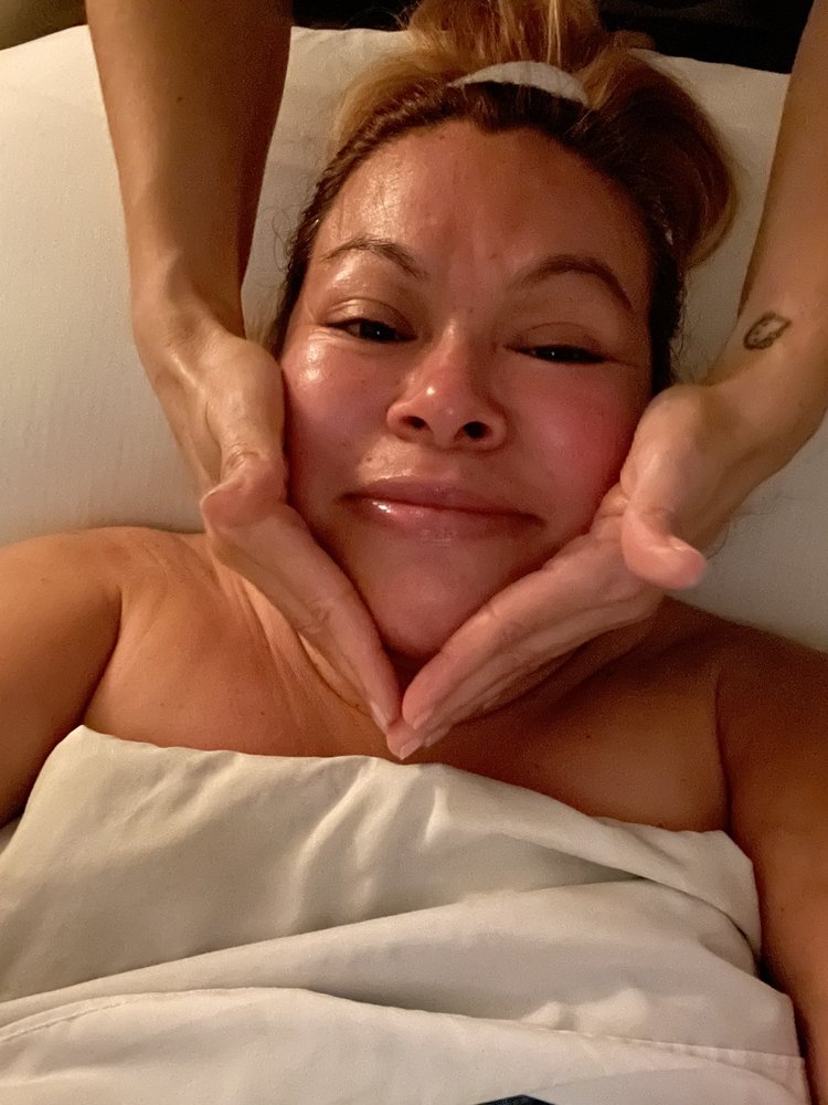 Honeydew Skincare Logo