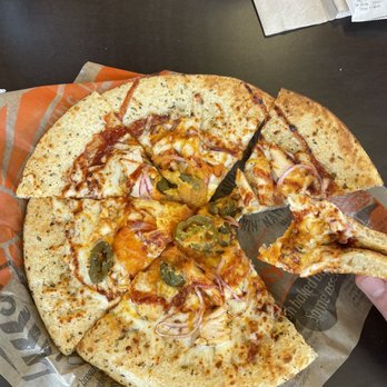 Schlotzsky's - Well, this is officially the worst BBQ pizza from Schlotzsky's I've received. I guess that's the ways it's done here. $10 pizza?? - Delis Near Me - Lufkin, Texas
