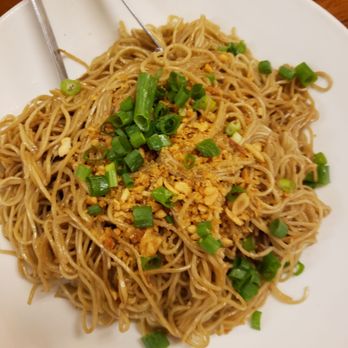 Star Noodle - Garlic noodles - Asian Fusion Near Me - Lahaina, Hawaii