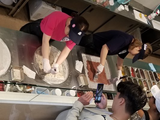 ロールアイスクリームファクトリー 道頓堀店 - Updated February 2026