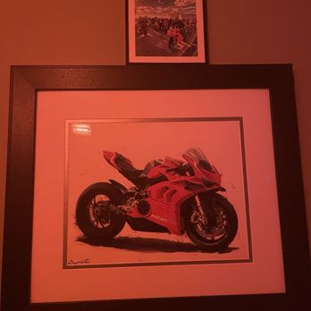 Golden Bear Station - Bathroom decor - Italian Near Me - Kenwood, California