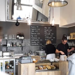 Black Coffee Pharmacy - Hippes Interiour