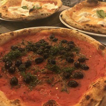 Bir & Fud - A Scarolone - Mozzarella cheese, raw endive, olives, capers, anchovies - Pizza Near Me - Rome, RM