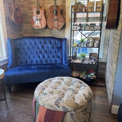 Mimi's CoffeeHouse Of Hardwick - Sit down area
