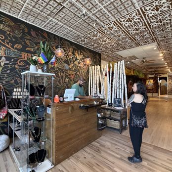 1. Curios Nature & Co