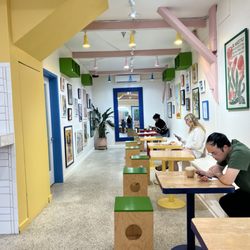 Buen Dia Coffee - Seating area