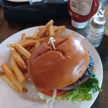 Mel's at 22 - Bars Near Me - Cooperstown, New York