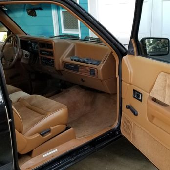Mobile Auto Glass - rt. inside - Windshield Installation & Repair Near Me - Portland, Oregon
