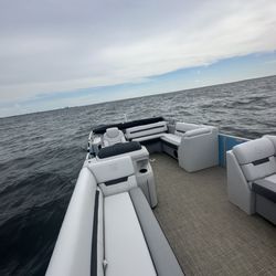 GI Jade Watersports - Interior / top down