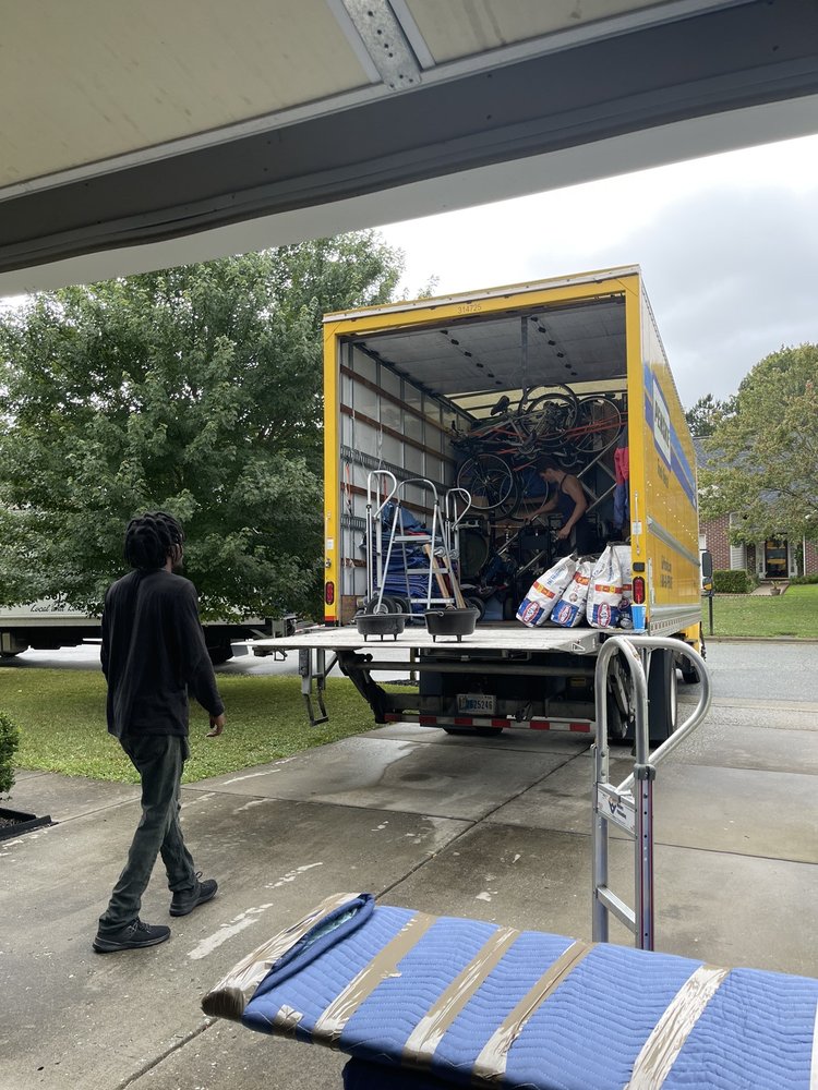 MIRACLE MOVERS Updated August 2024 10 Reviews 4111 Romaine St