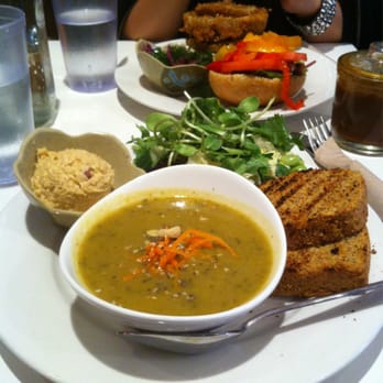 Fresh Kitchen + Juice Bar - Soup, salad, cornbread with hummus - Vegan Near Me - Toronto, Ontario